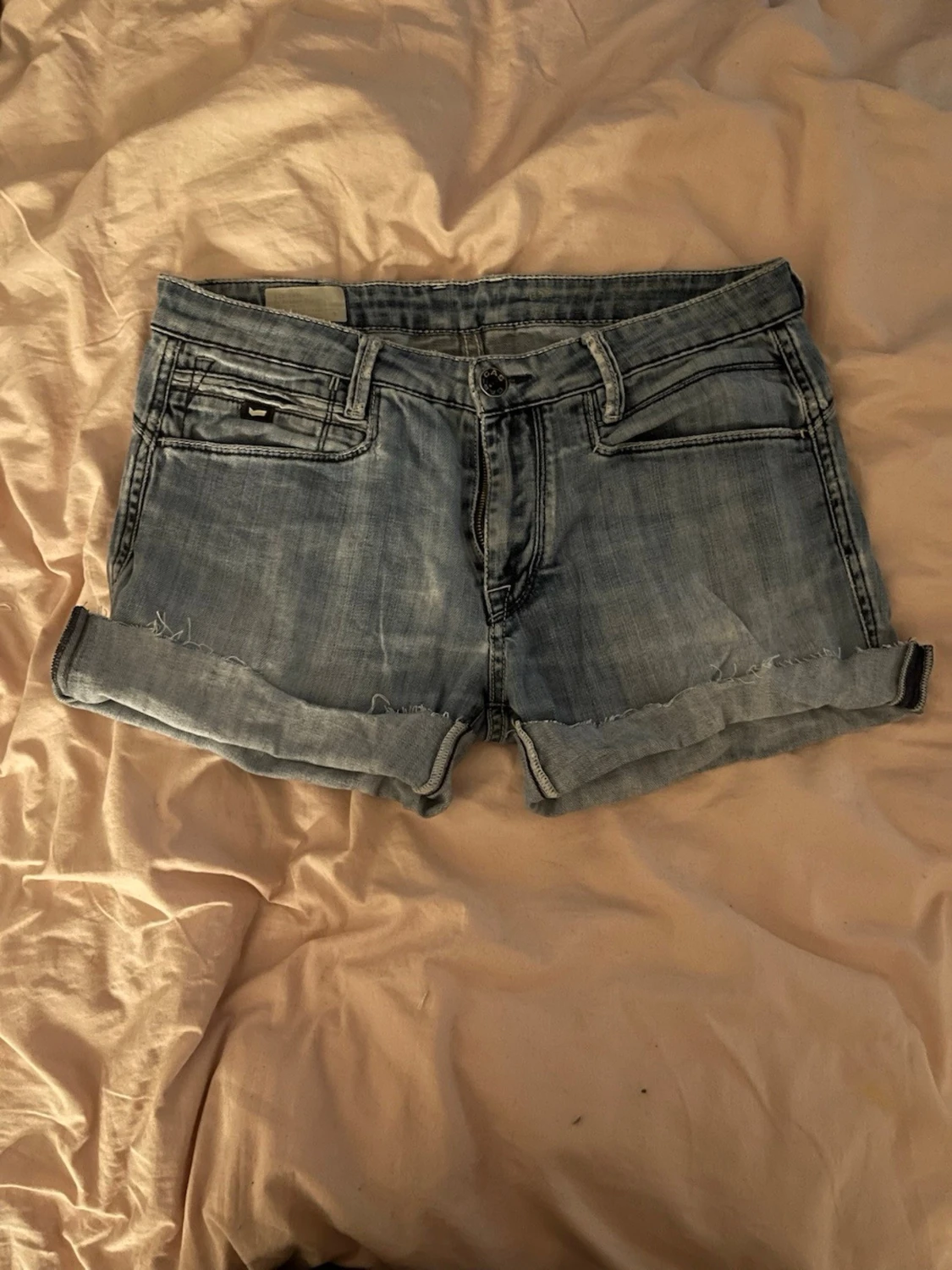 Ljusblå jeansshorts från GAS