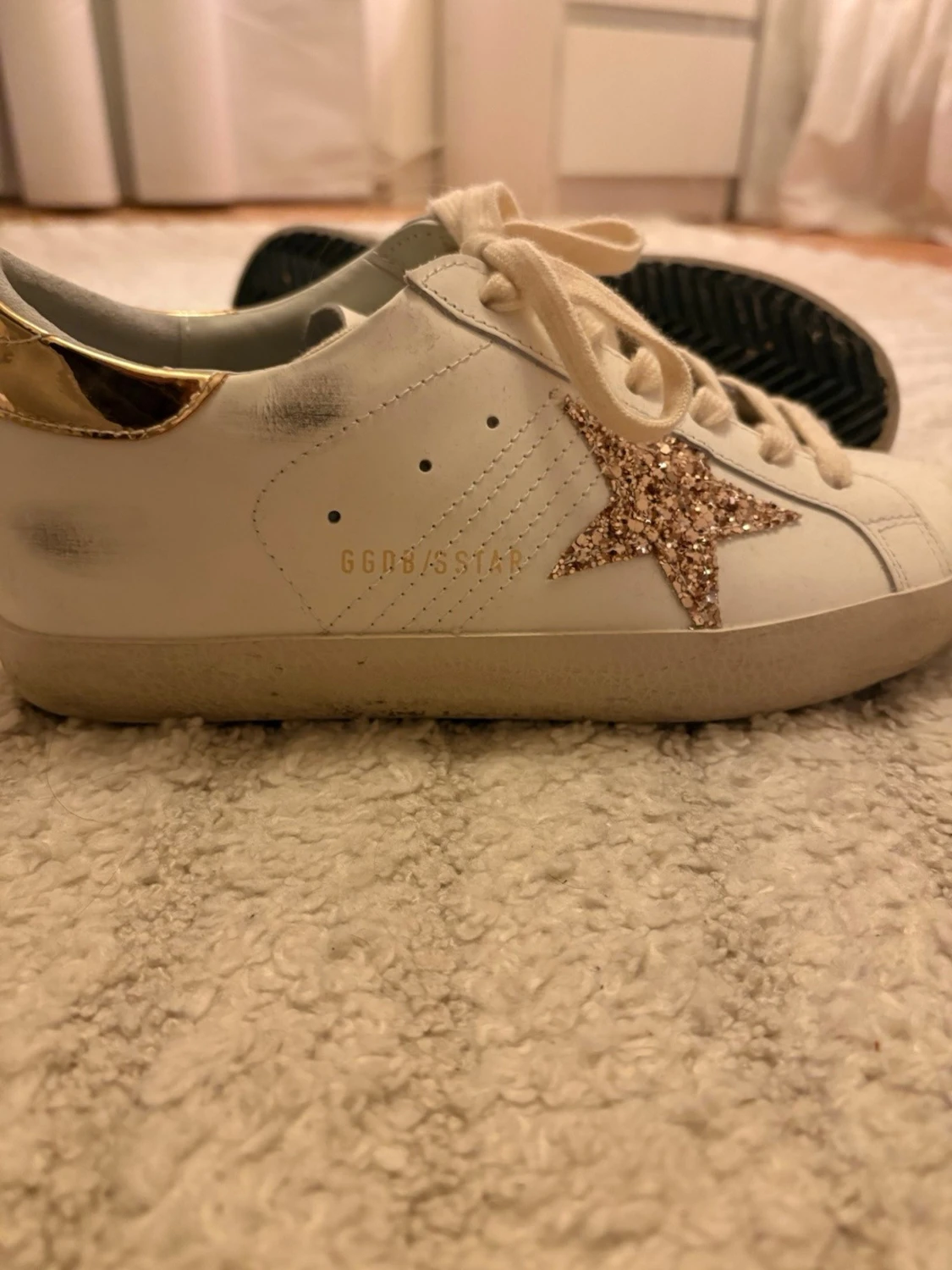 Golden Goose vita sneakers med glitterstjärna - 1