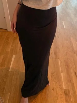 Soft touch maxi skirt - Jättefin, använd vid 1 tillfälle bara 🌸