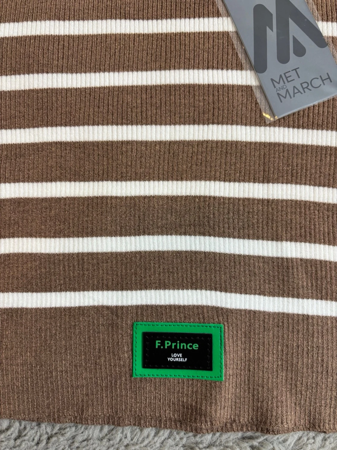 Brun och vit randig croppad tröja - 4