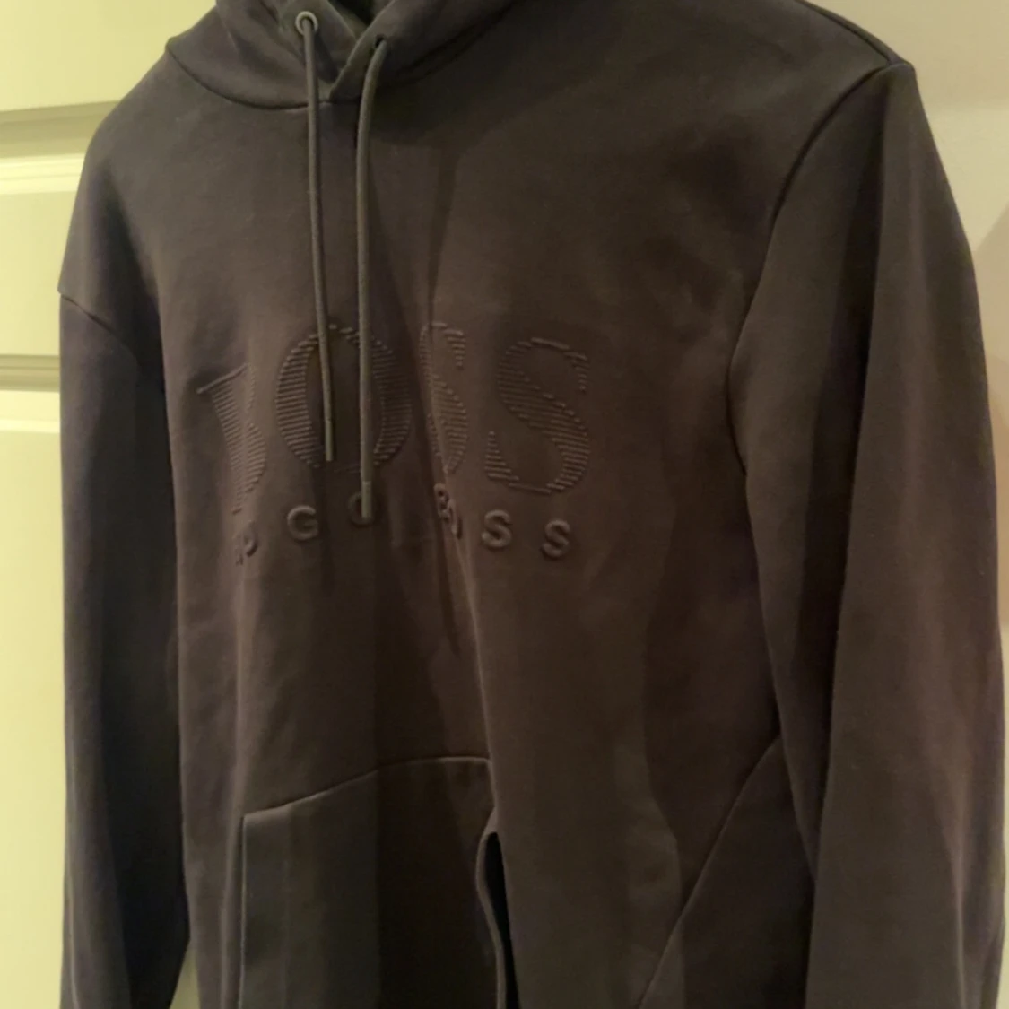 Svart hoodie från Hugo Boss - 1