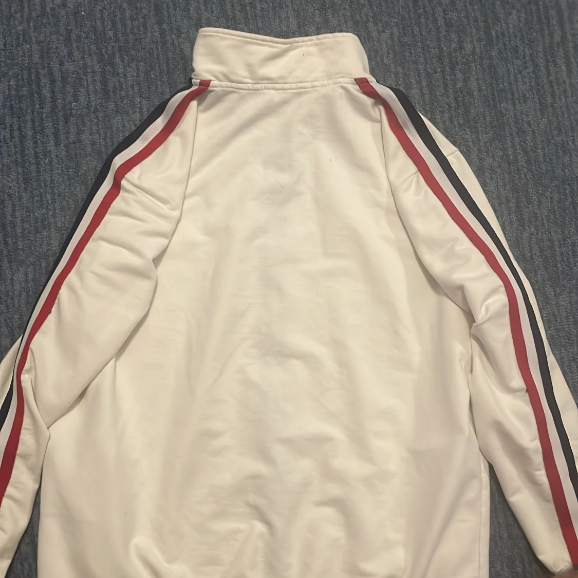 Vit Moncler ziptröja med ränder - 1