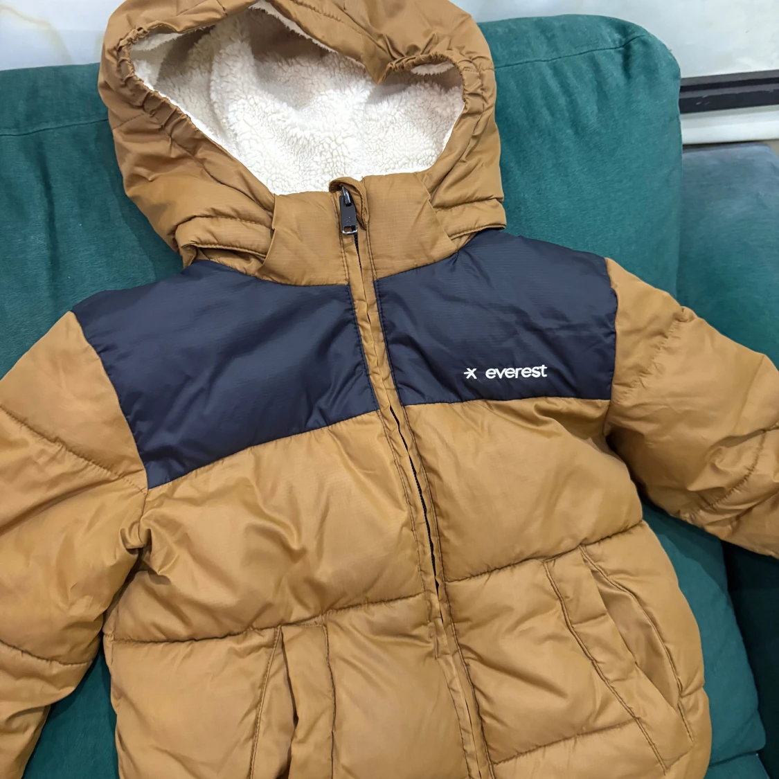 Brun pufferjacka från Everest - 1