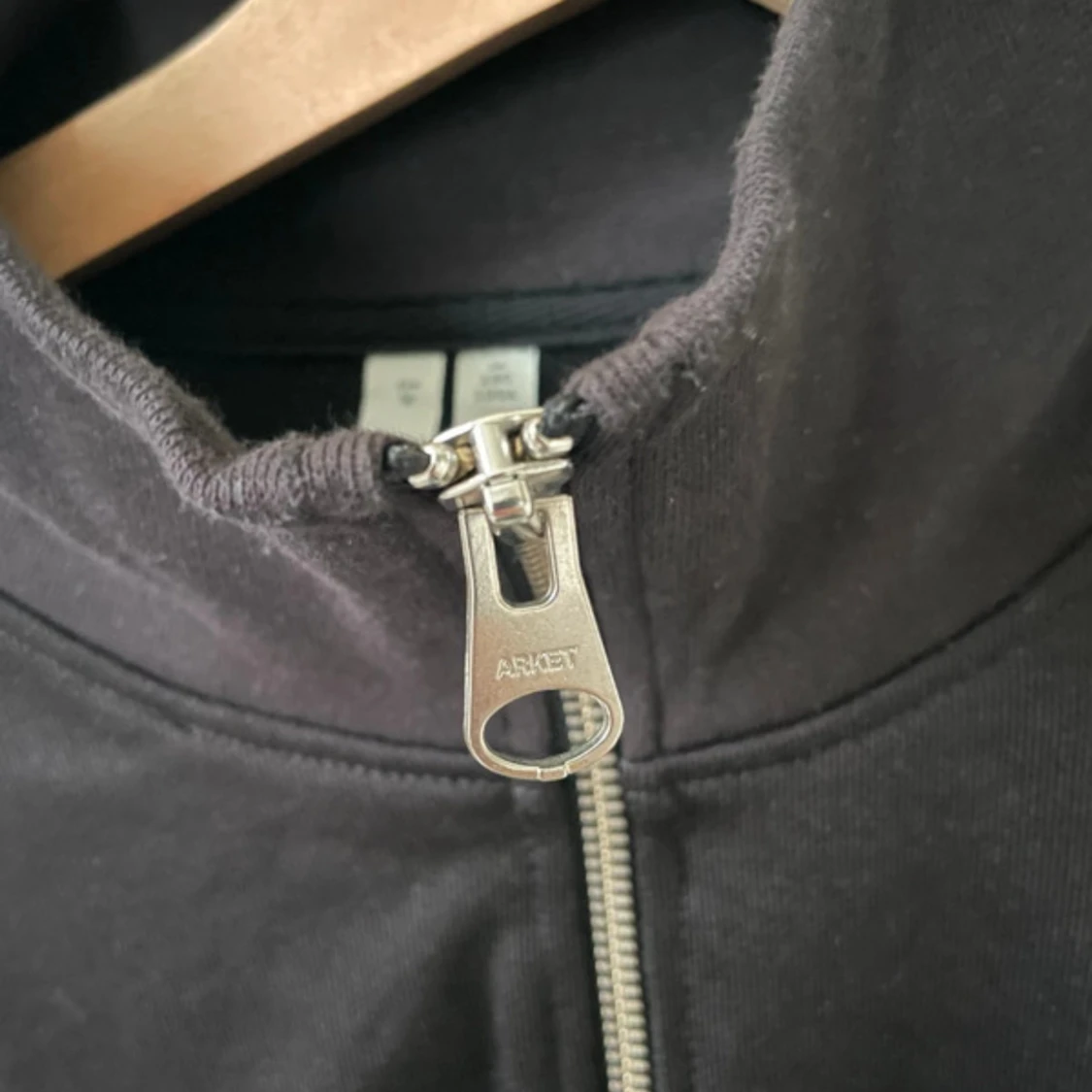 Arket svart träningjacka - 1