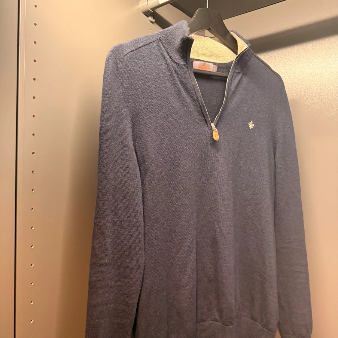 Marinblå merinoulltröja från Morris - 3