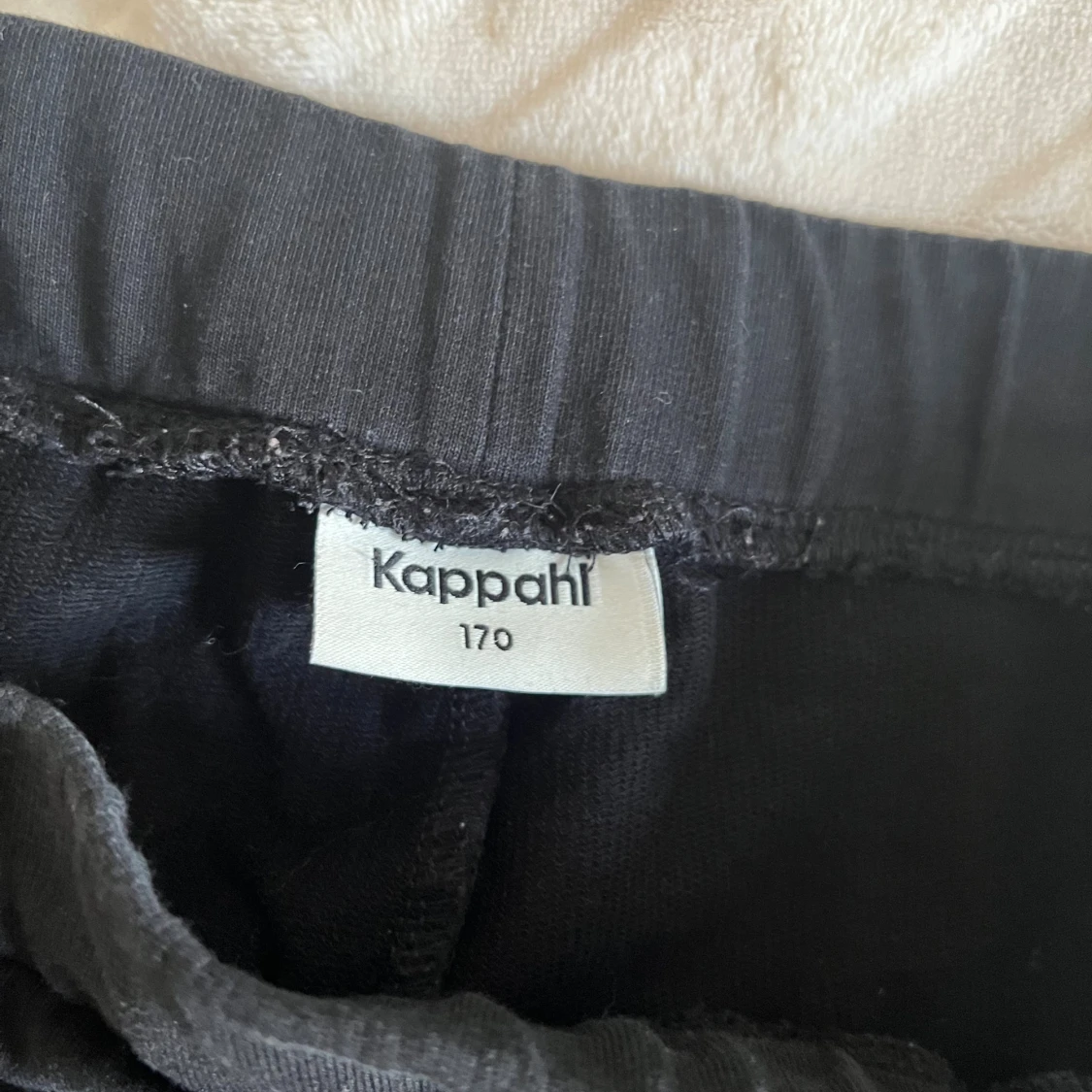 Svarta byxor från Kappahl, storlek 170 - 1