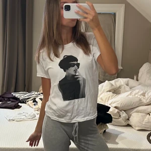 T-shirt  - Aldrig använd 