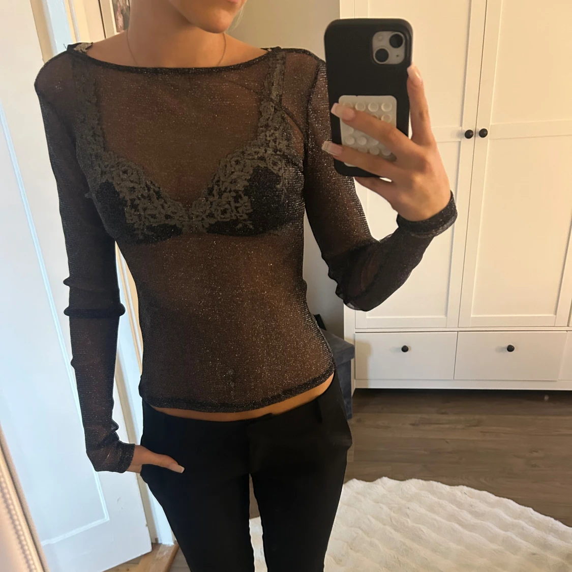 Svart glittrig mesh topp med lång ärm