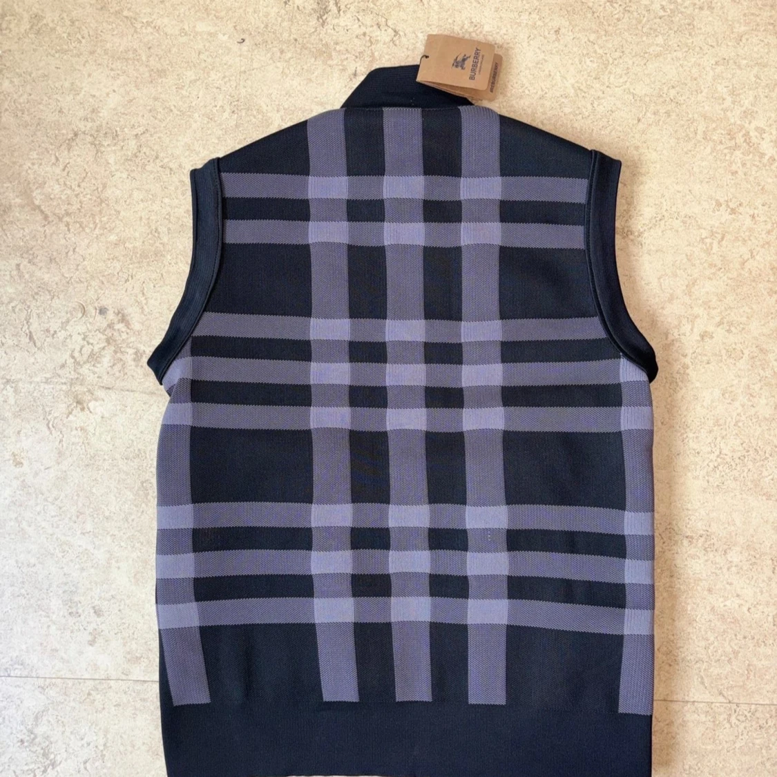  Burberry vest - 1