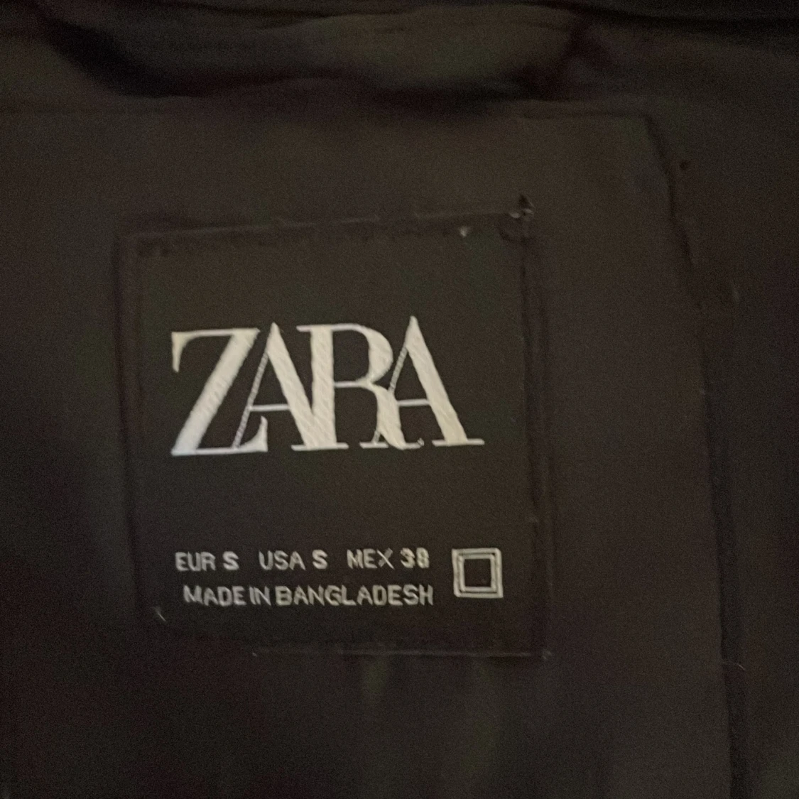 Svart dunväst från Zara - 2