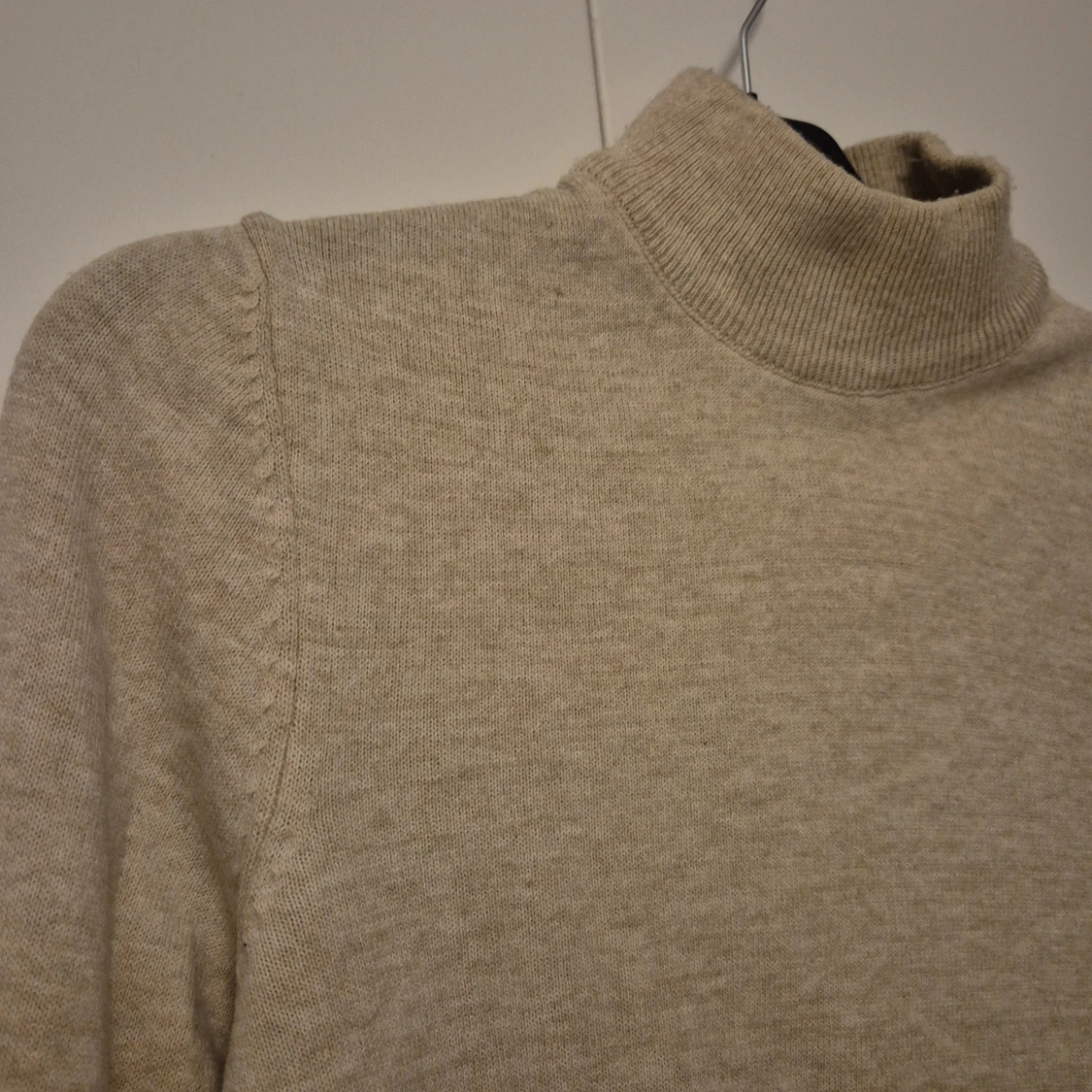 Beige polotröja från DeFacto M - 4