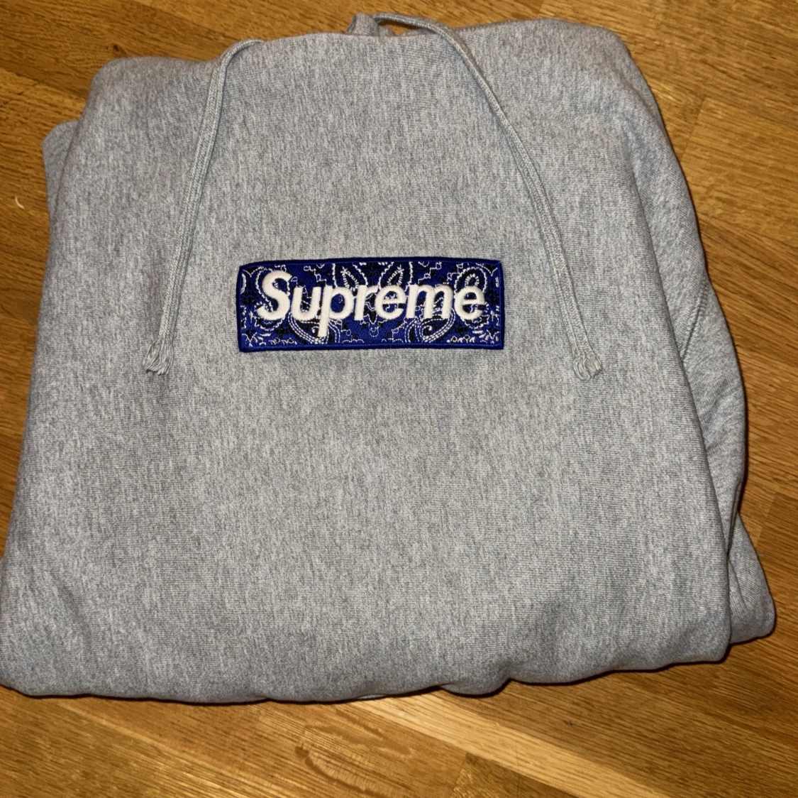 Grå Supreme hoodie med blå box logo - 4