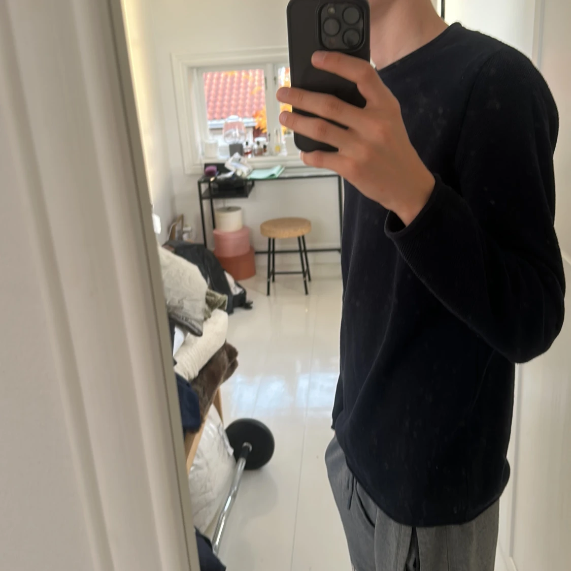 Mörkblå stickad tröja från Kronstadt