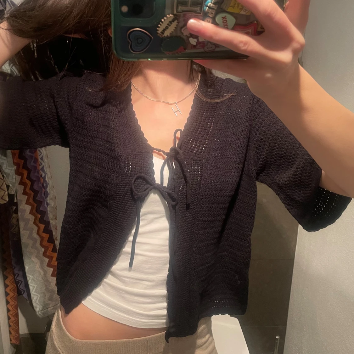 Svart stickad bolerotopp med knyt - 1