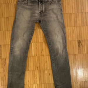 Jacob Cohen Jeans  - Jacob Cohen Jeans Modell 622 Storlek 33 Skick 8,5