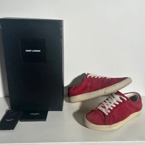 Saint Laurent skor  - SL/06 low trainers. Skriv vid ytterligare frågor eller funderingar✍️