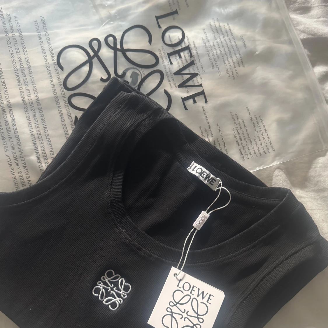 Svart ribbad linnetopp från Loewe - 1