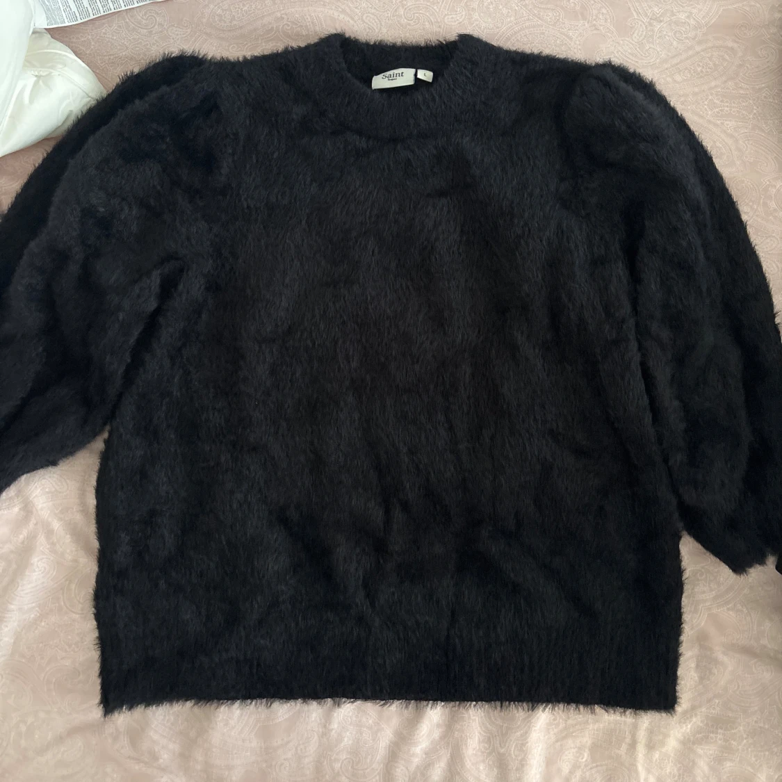 Svart fluffig tröja - 2