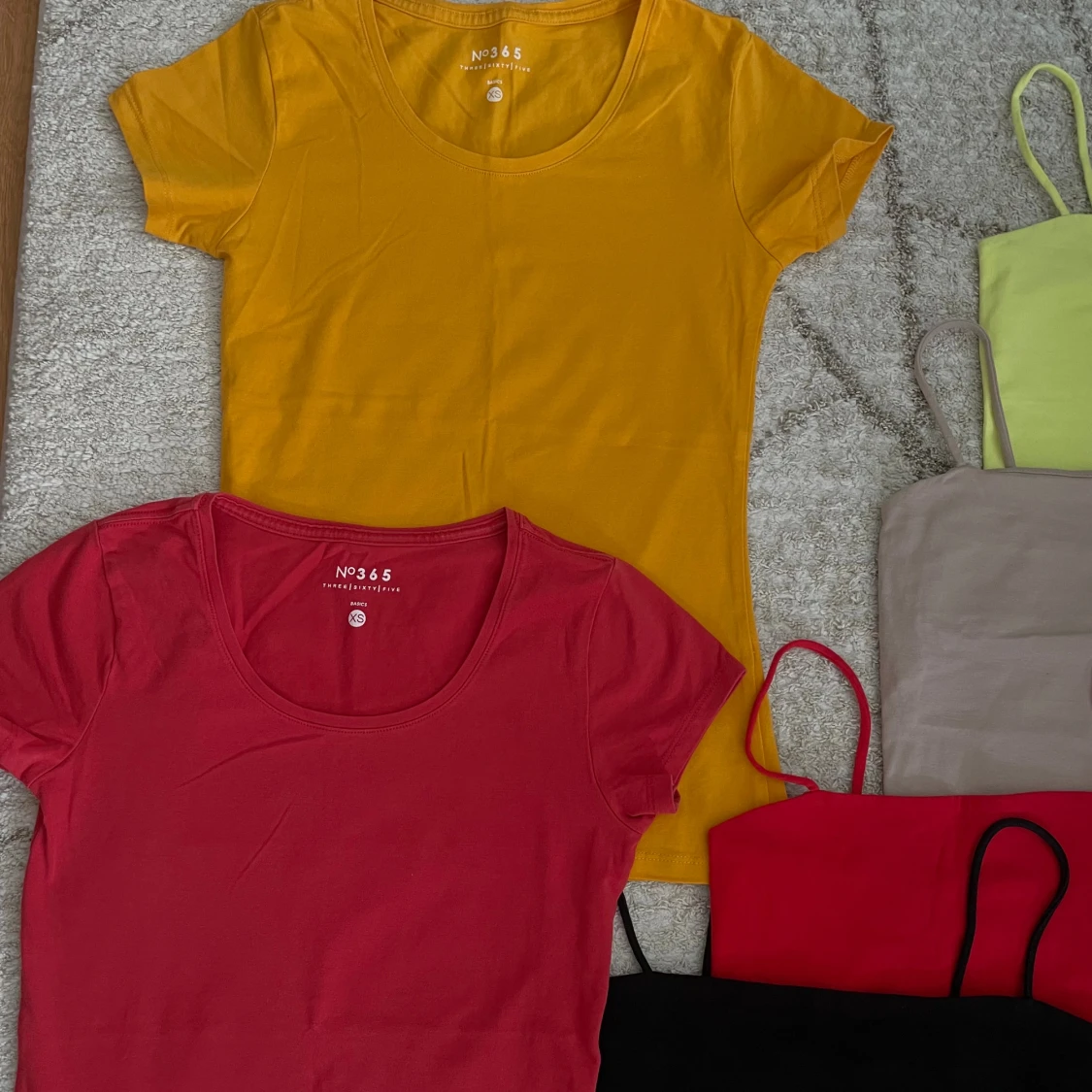 Färgglada toppar och linnen  - 2