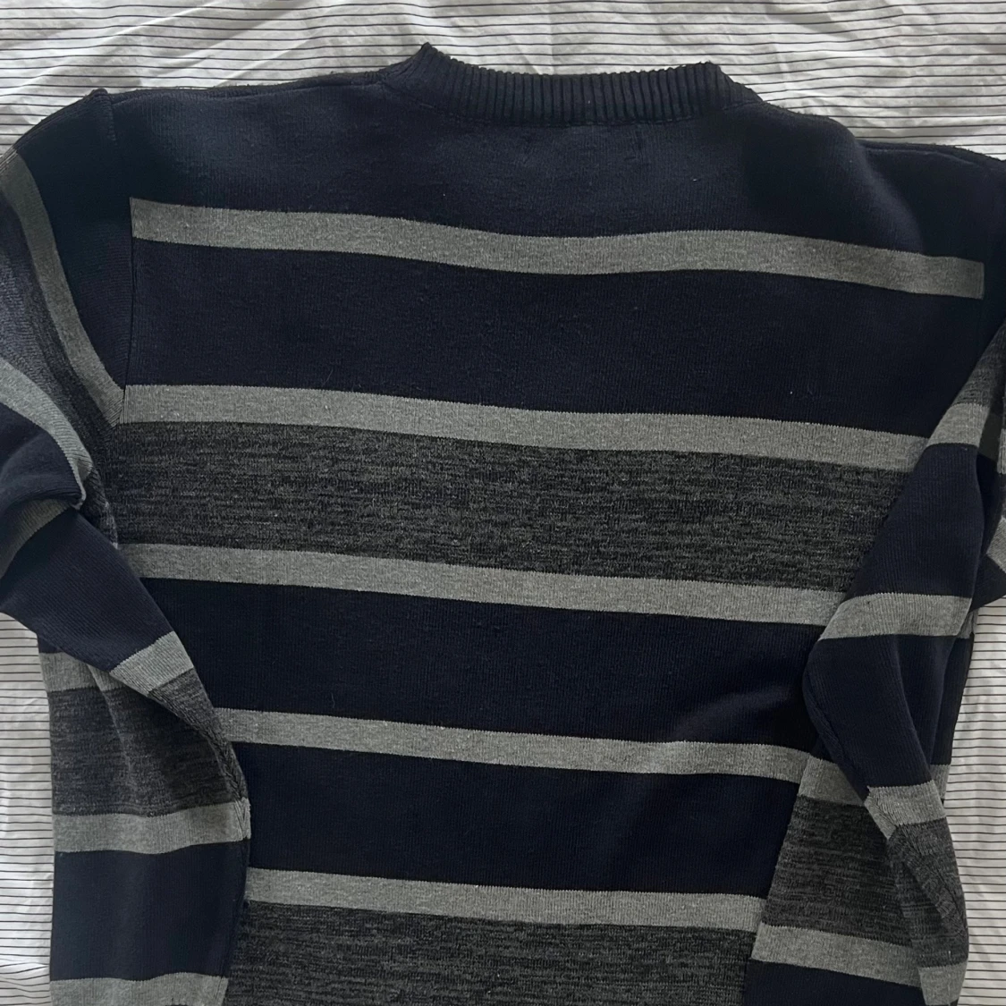 Randig tröja från Dunaone - 2