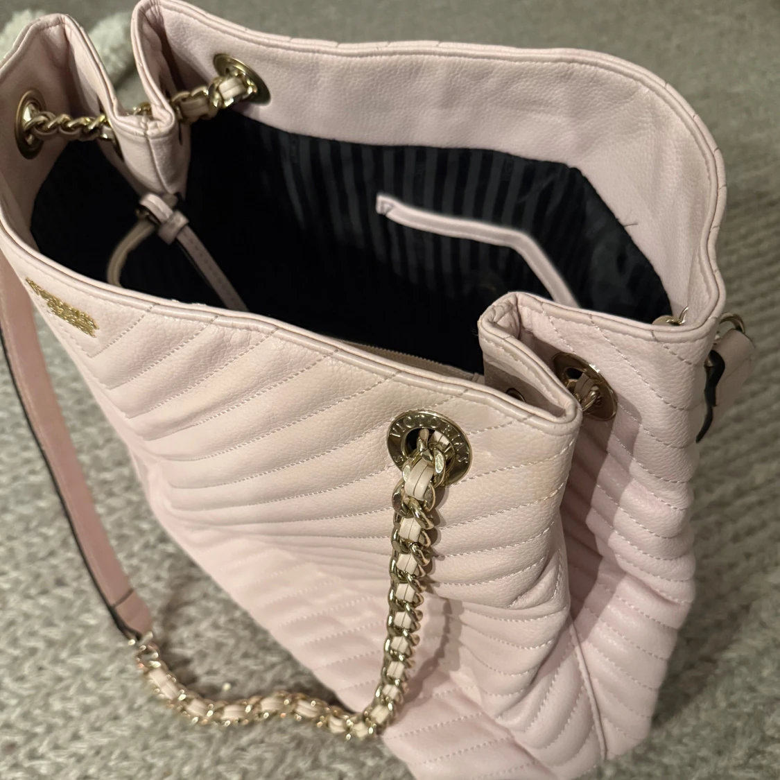 Rosa quiltad axelväska  - 4
