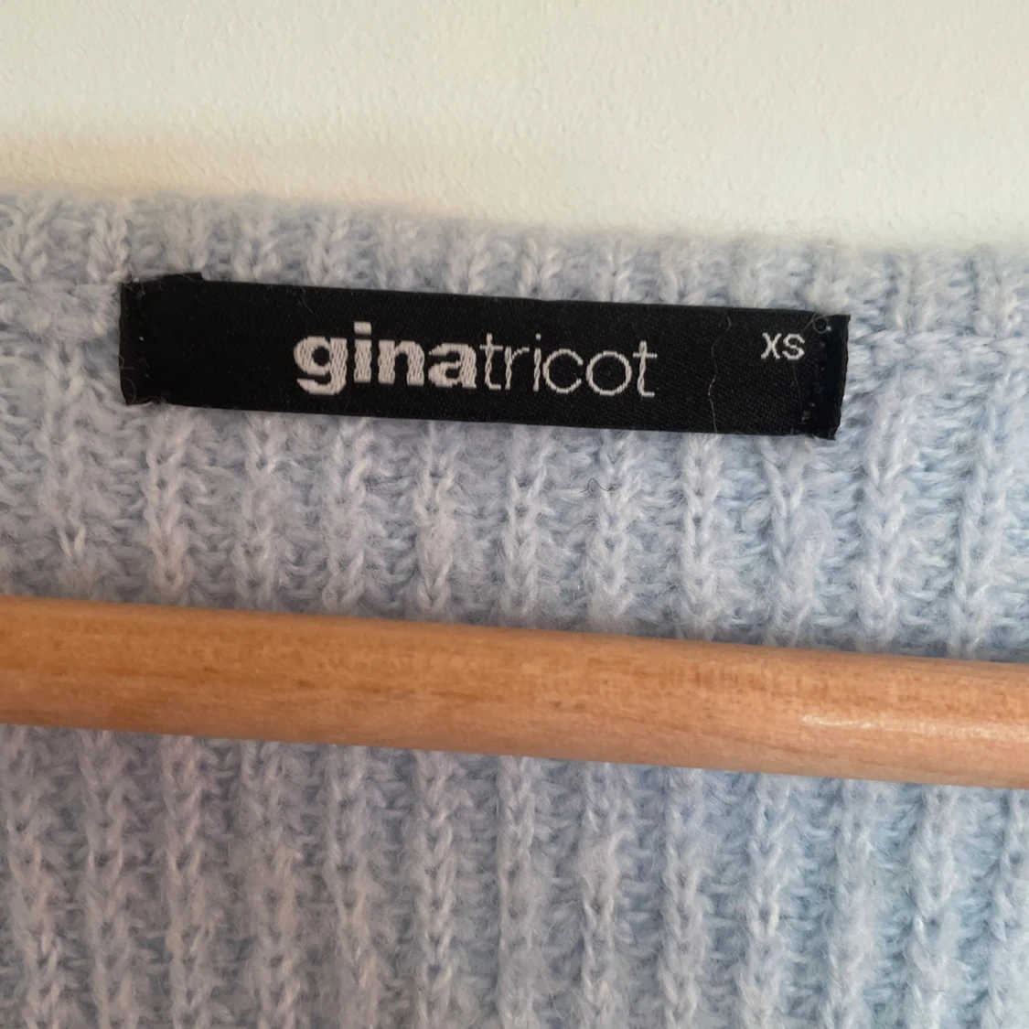 Ljusblå stickad tröja Gina Tricot - 1