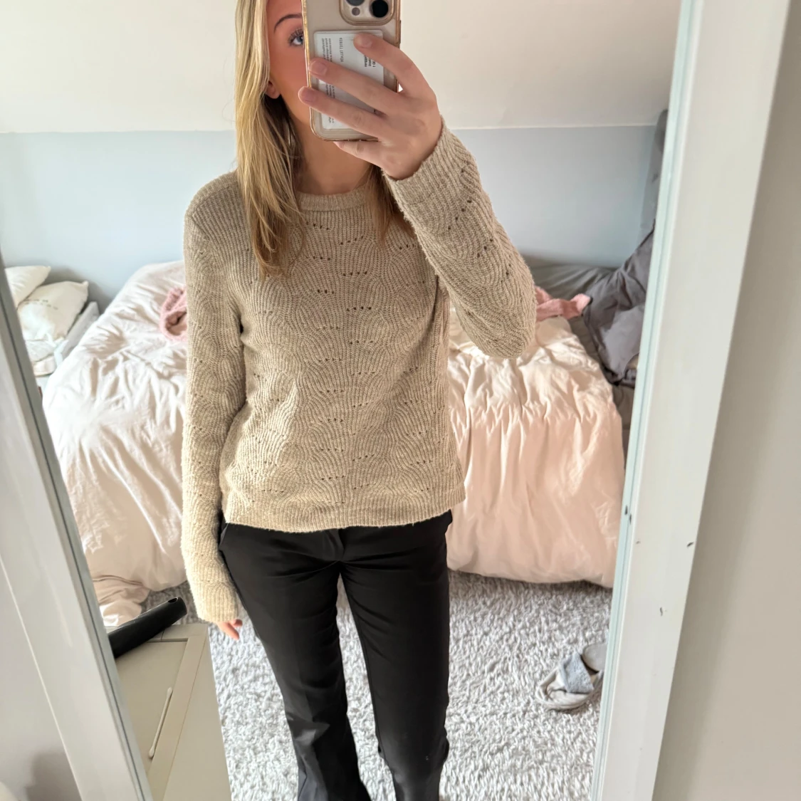 Beige stickad tröja från ONLY