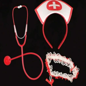 Sjuksköterska halloween kostym - Sjuksköterska kostym. Perfekt för halloween, säljer eftersom jag ändrade mig! Köpt för 80kr💞