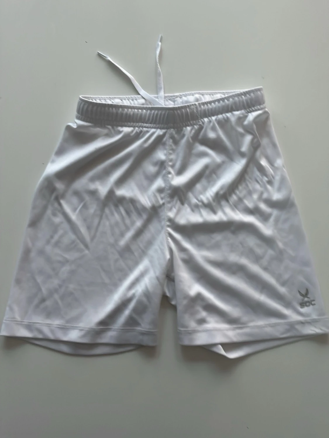 Vita träningsshorts från SOC