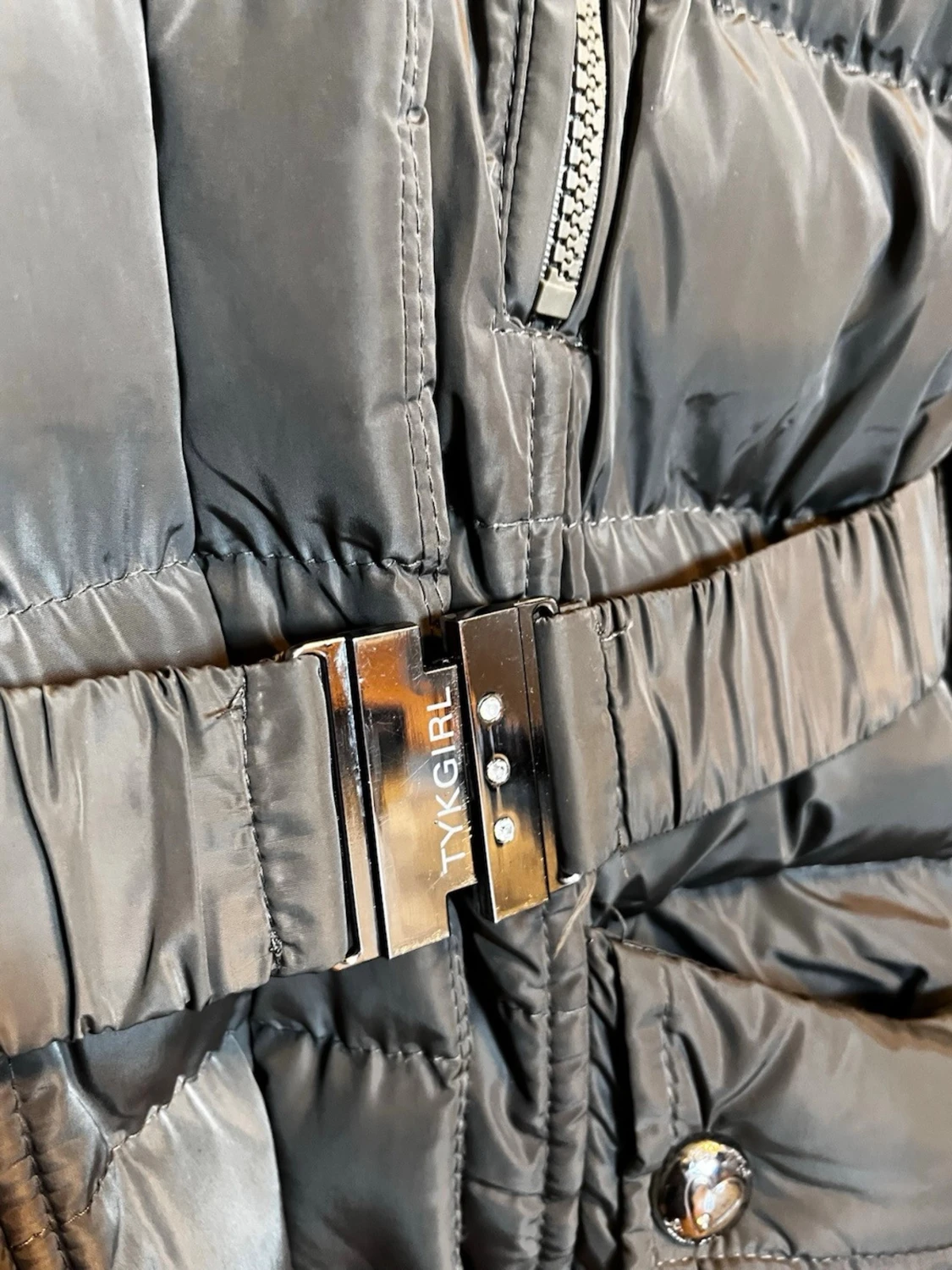 Grå pufferjacka med bälte från TYK - 1