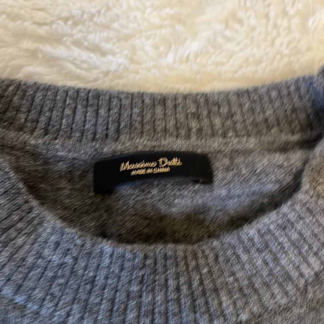 Grå kashmirtröja från Massimo Dutti - 1