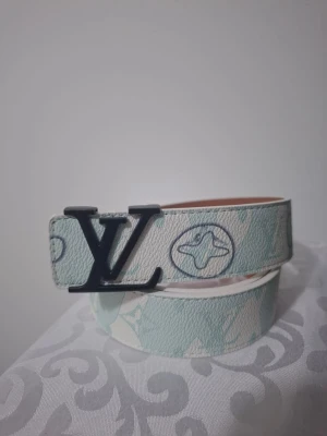  Louis Vuitton bälte  - Helt nytt bälte, flera bälte finns på min konto!