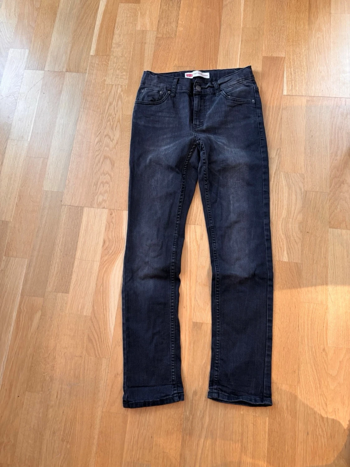 Levi's 512 mörkgrå jeans