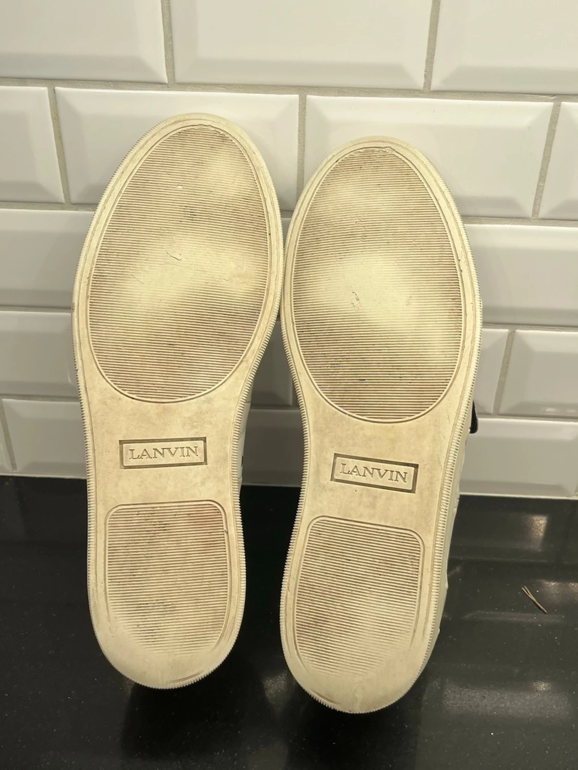 Lanvins  - 3
