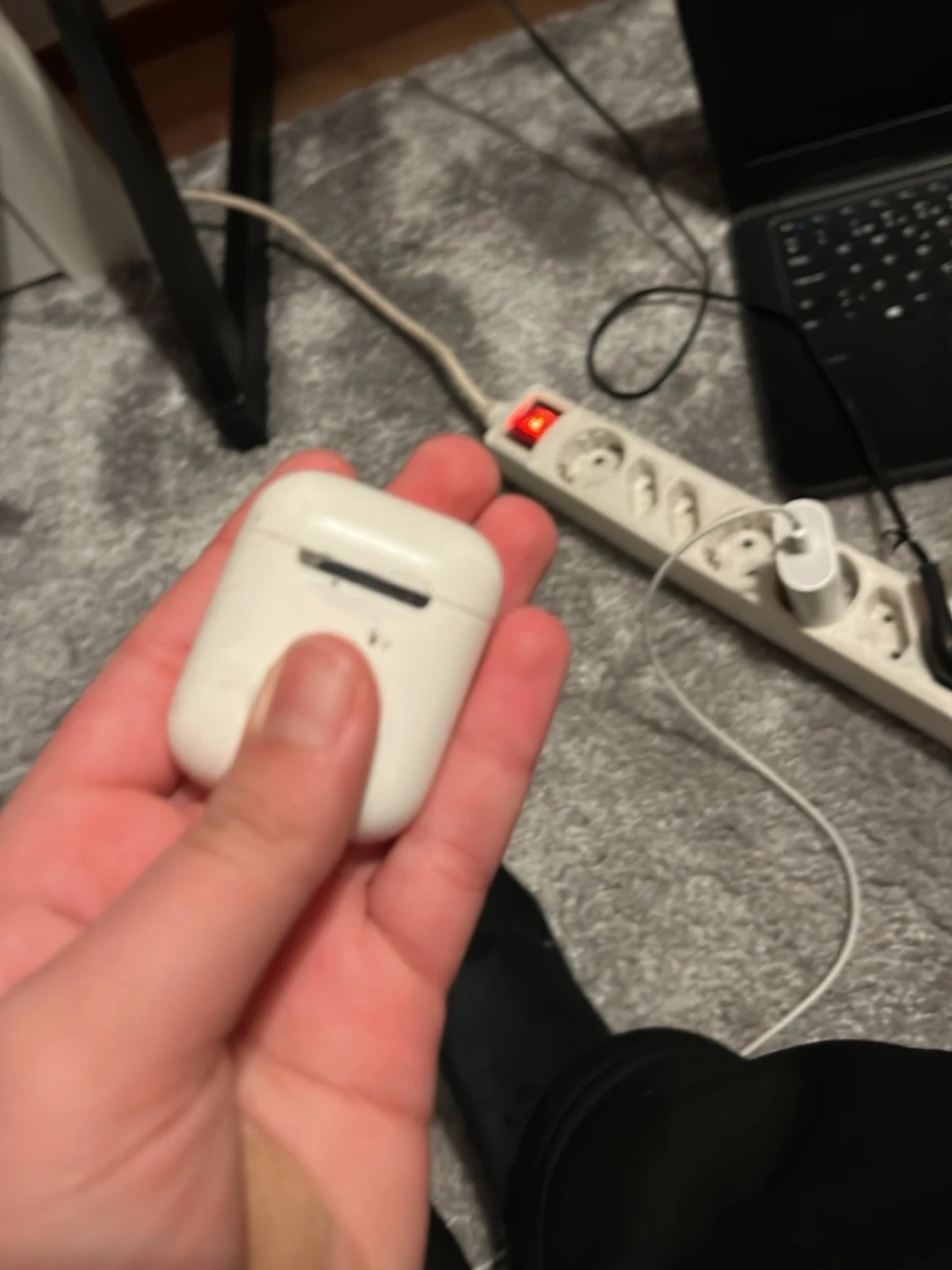 Apple AirPods (2nd Generation) - 2