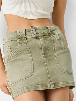 BERSHKA kjol - Fin grön/khaki kjol från bershka, aldrig kommit till användning💗