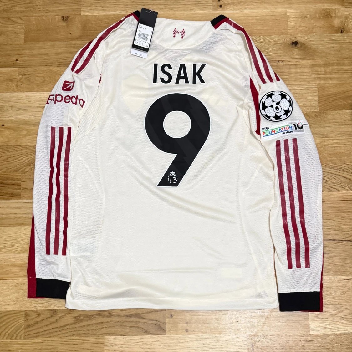 Liverpool tredjeställ 25/26 #Isak 9 Player Edition