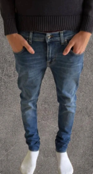 Tiger of sweden jeans  - Säljer nu mina jeans från tiger of sweden då dem blivit för små och bara legat i garderoben. Dem har inga skador utan är helt nya. Vid frågor är det bara att höra av sig 