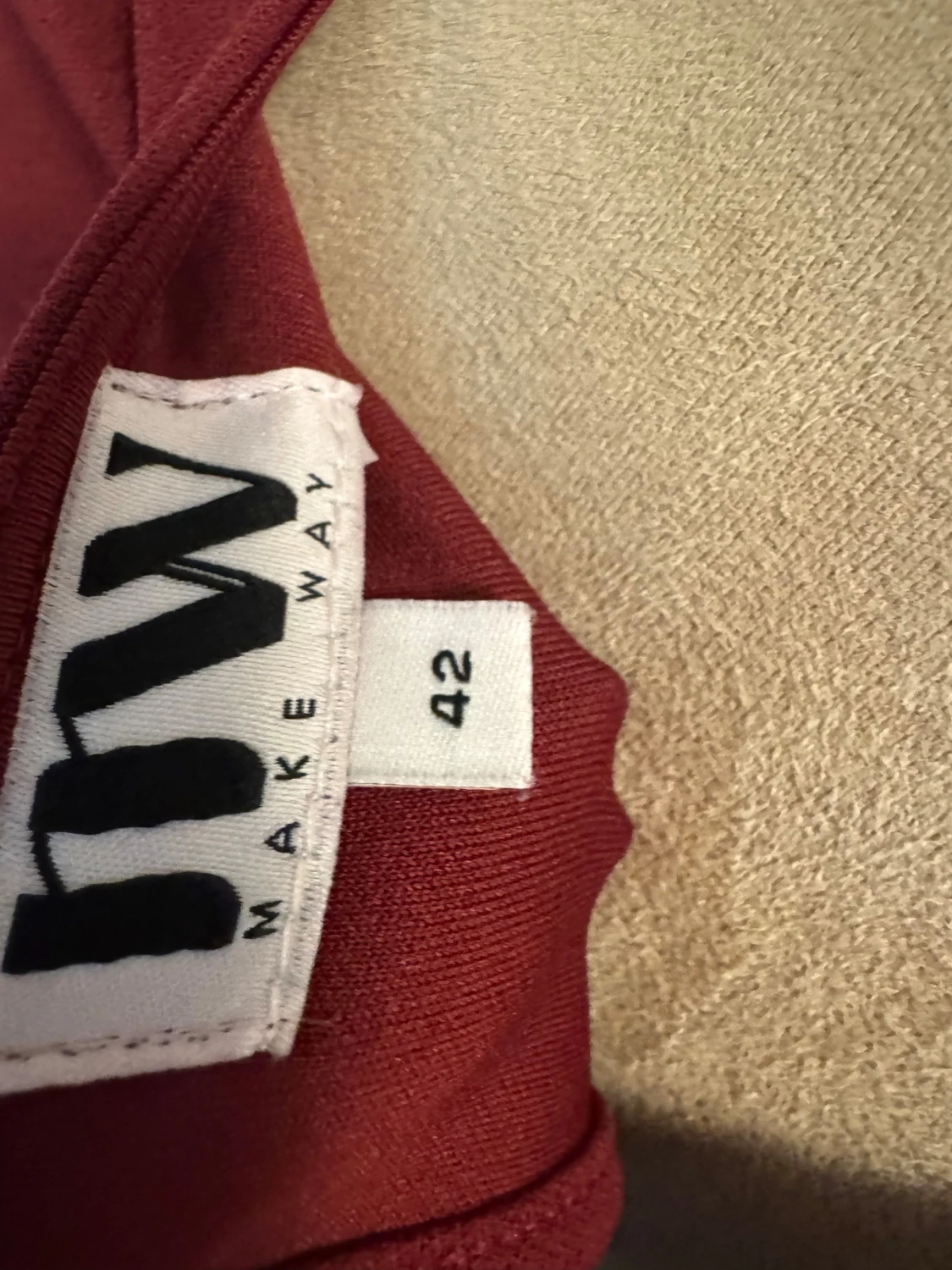 Vinröd omlottklänning från Make Way - 2