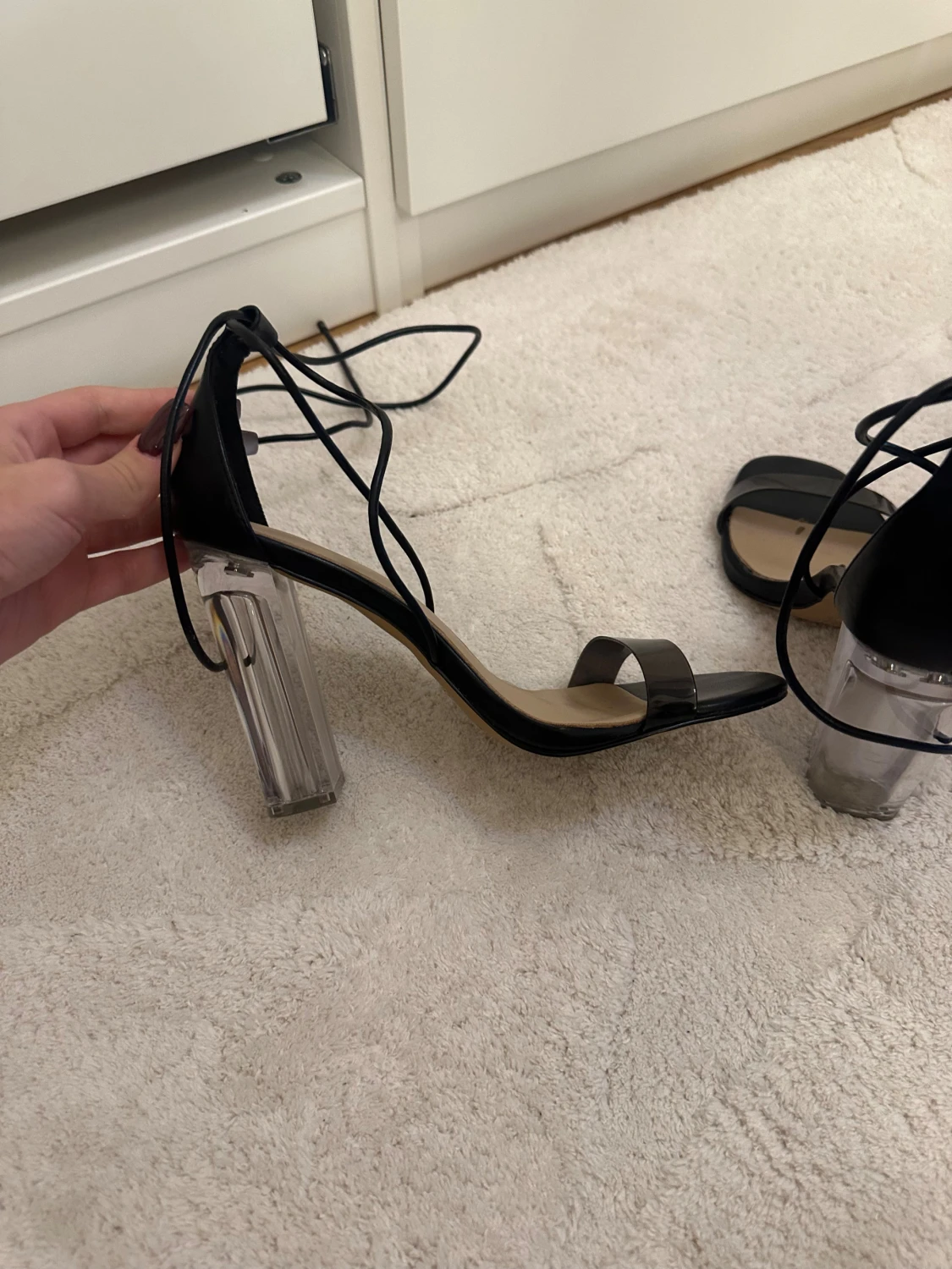 Svarta sandaler med transparent klack från Aldo - 5