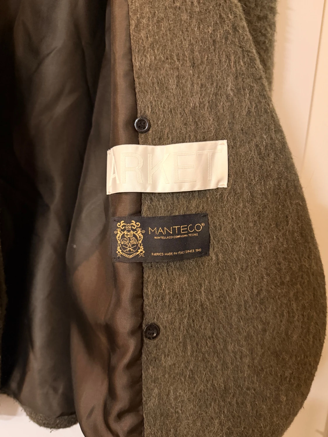 Olivgrön kappa från ARKET - 1