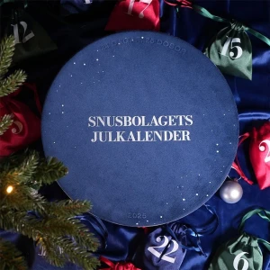 Snusbolagets Julkalender - Helt slutsåld unik julkalender fylld med 25 överraskningar, perfekt för dig som gillar snus och vill göra december extra spännande. Varje dag bjuder på en ny liten present i snygga påsar – en rolig och annorlunda nedräkning till jul!