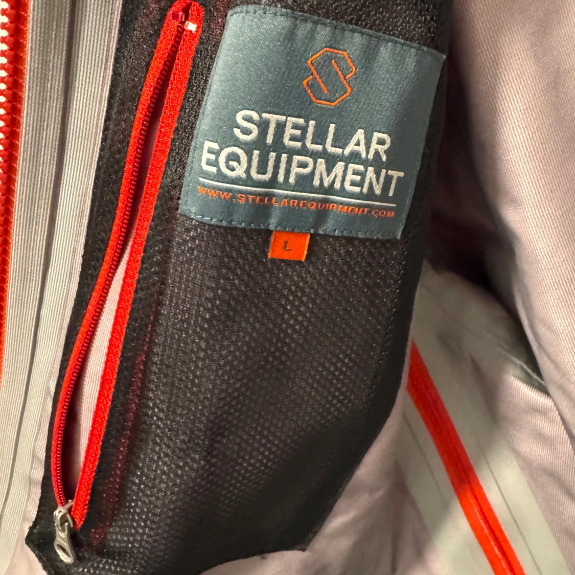 Röd skidjacka från Stellar Equipment - 3