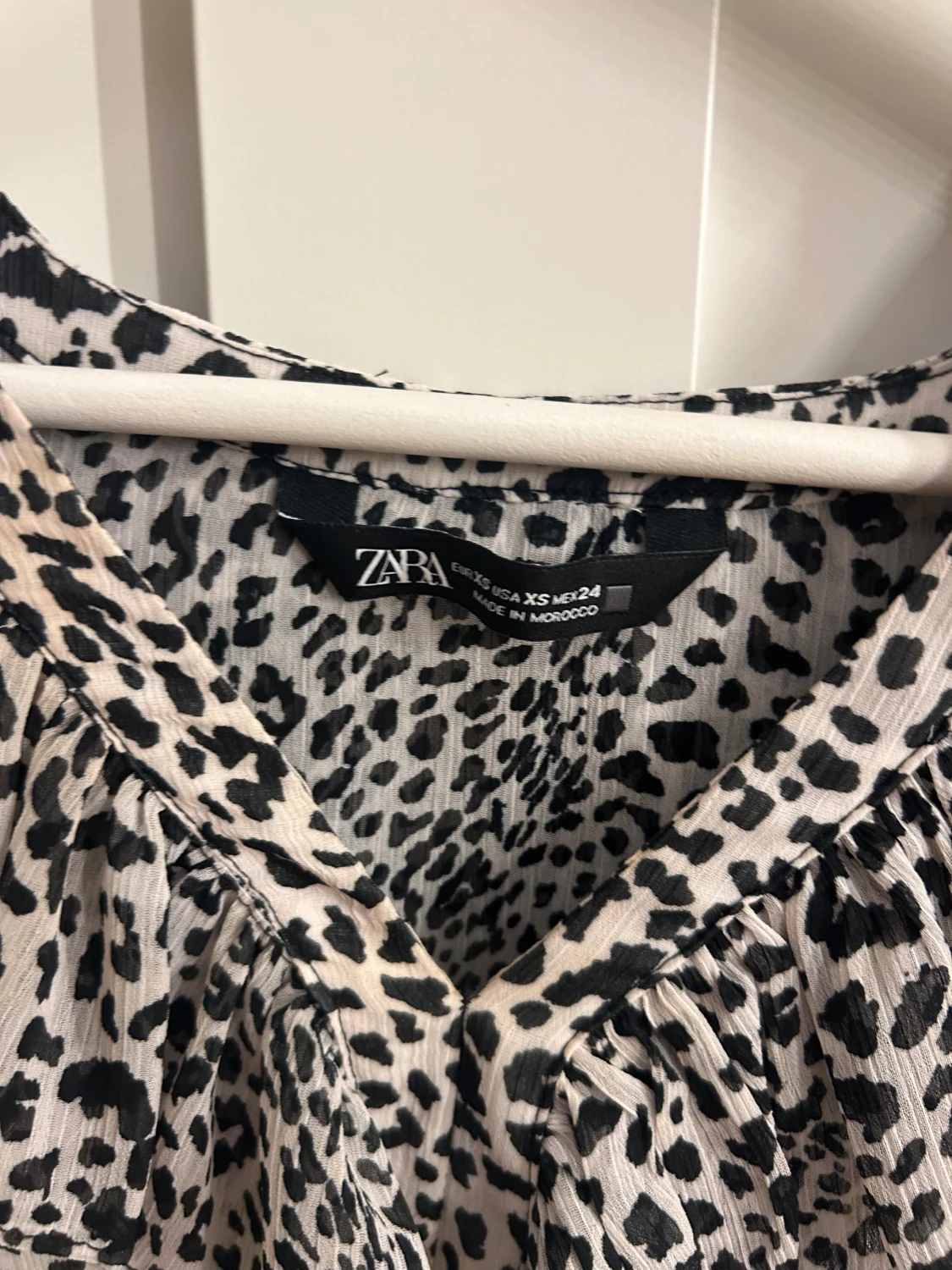 Leopardmönstrad blus från Zara XS - 1