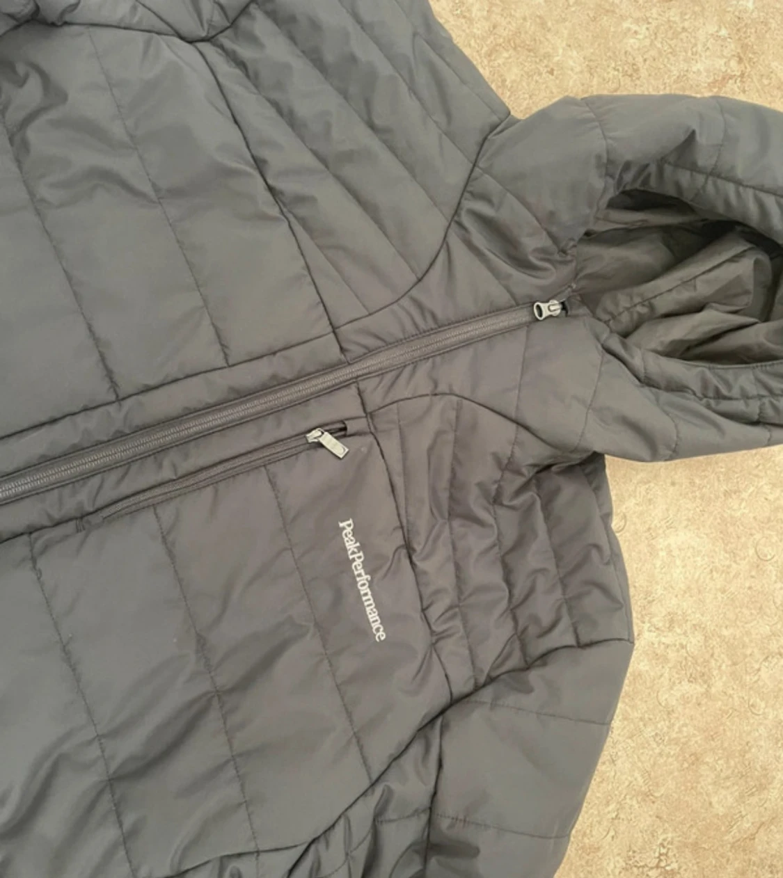 Svart dunjacka Peak Performance - 2