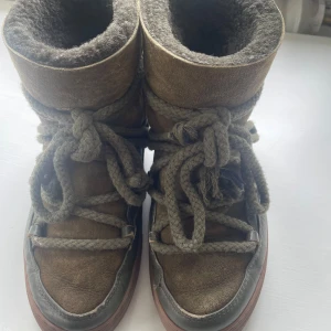 Gröna Iinuikis  - Gröna iinuikis som är för små så säljer vidare dem💓💓 