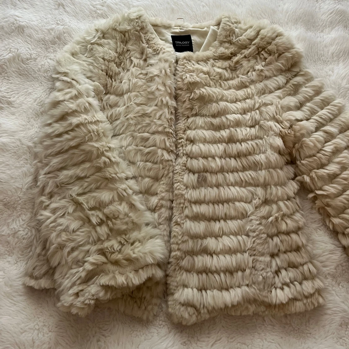 Beige pälsjacka från Trilogy Collections - 1