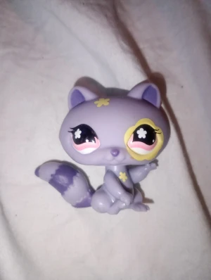 Lps littlest petshop djur - Super söt. Har stjärnor och fina detaljer. Magneten är kvar. Kolla min profil för mer lps