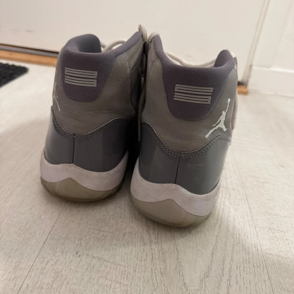 Gråa Nike Air Jordan 11 sneakers - 1