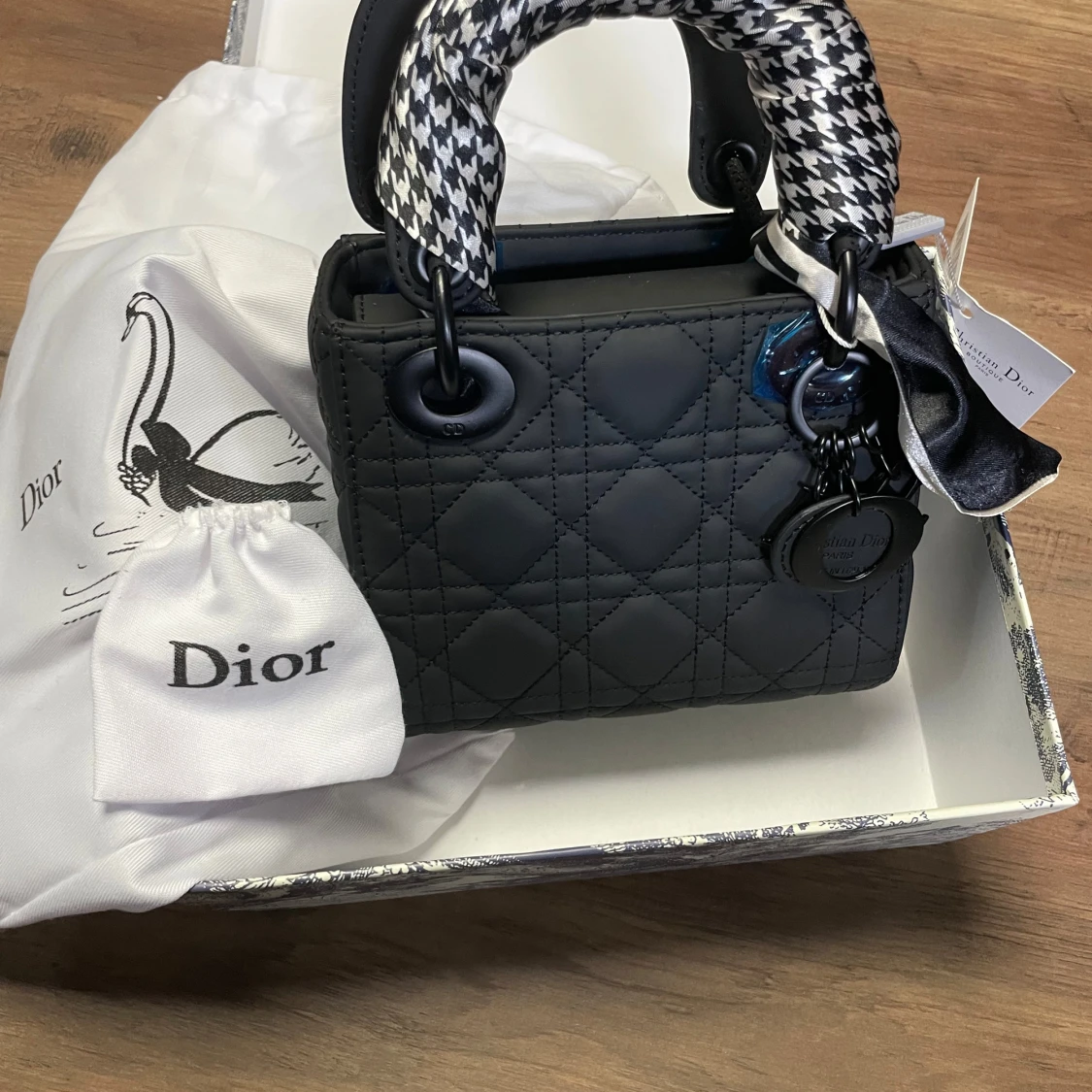 Svart Lady Dior handväska i skinn